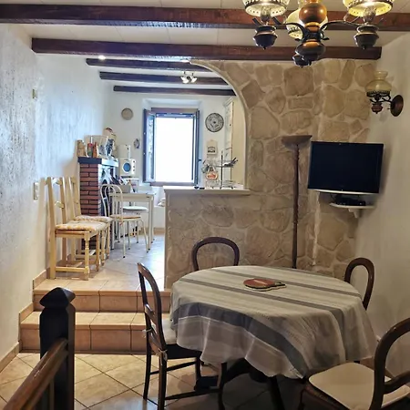 Casuccia Piazza Di I Fiori Penta di Casinca