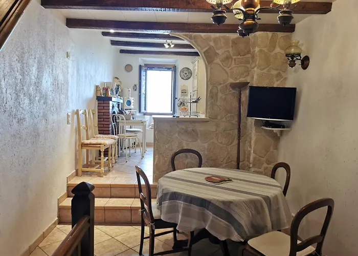 Casuccia Piazza Di I Fiori Penta di Casinca