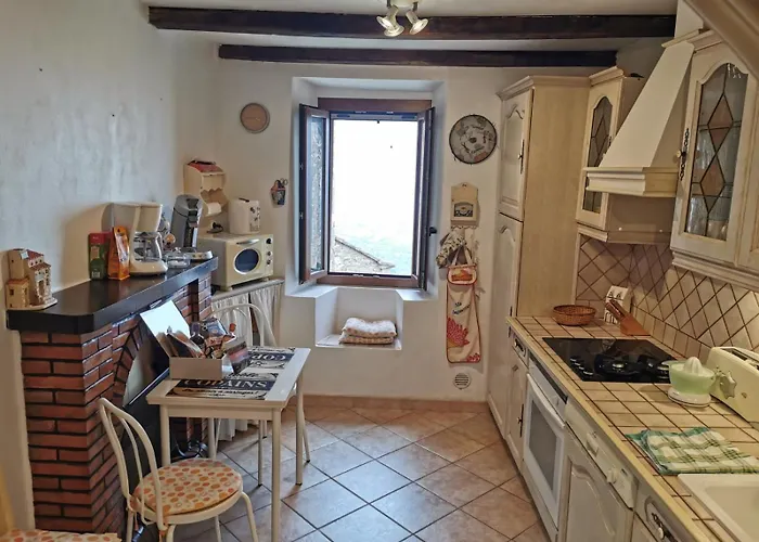 Casuccia Piazza Di I Fiori * Penta di Casinca